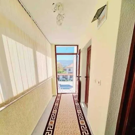 Boris House 5 Bed & Private Pool Вилла