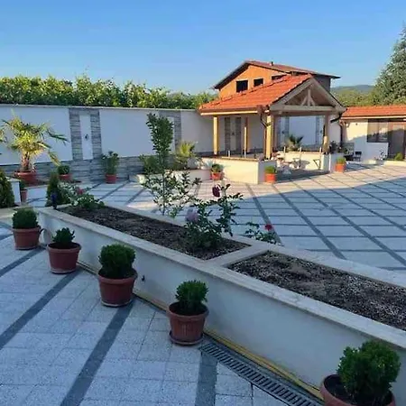 Boris House 5 Bed & Private Pool * Strumyani