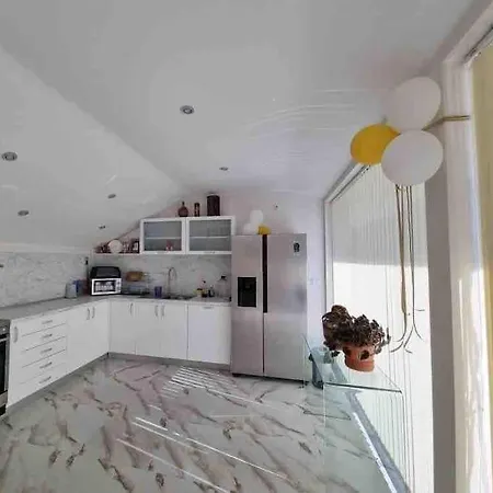Boris House 5 Bed & Private Pool Вилла *