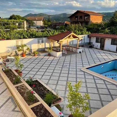 Boris House 5 Bed & Private Pool Vila