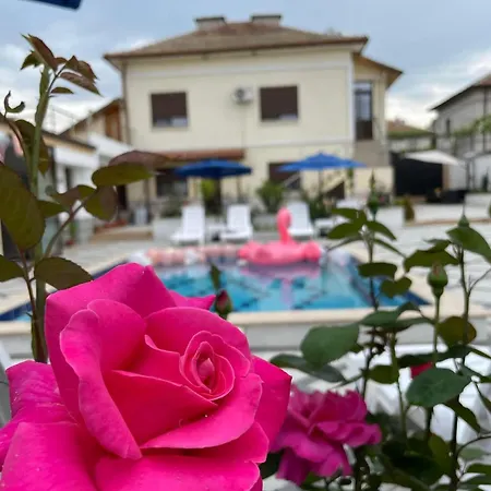 Boris House 5 Bed & Private Pool Vila *