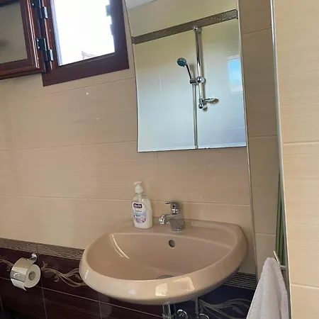 Boris House 5 Bed & Private Pool Strumyani