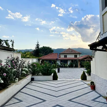 Boris House 5 Bed & Private Pool Strumyani