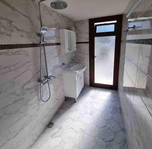 Boris House 5 Bed & Private Pool Villa Strumyani